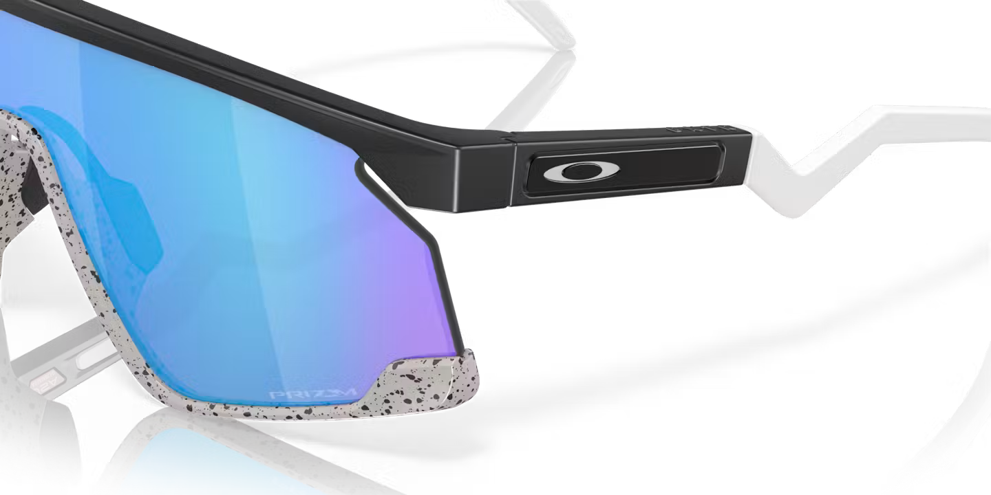 OAKLEY