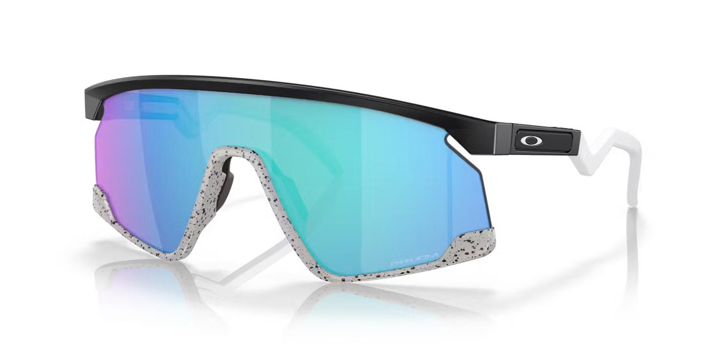 OAKLEY