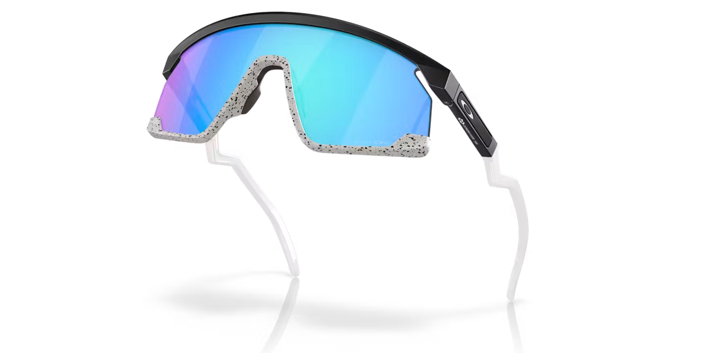 OAKLEY